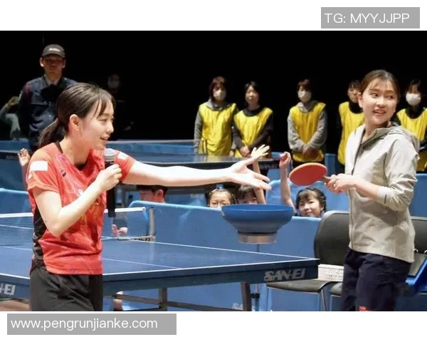 石川佳纯白色穿搭尽显耀眼光荣！共享与男篮选手比江岛慎高兴合影